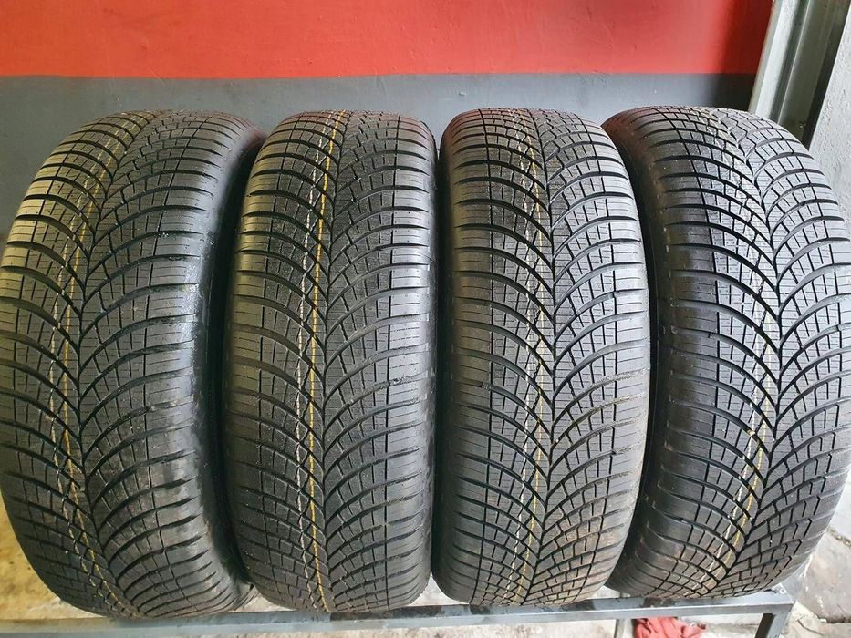 215/60R17 Goodyear Vector 4Seasons komplet opon całoroczne