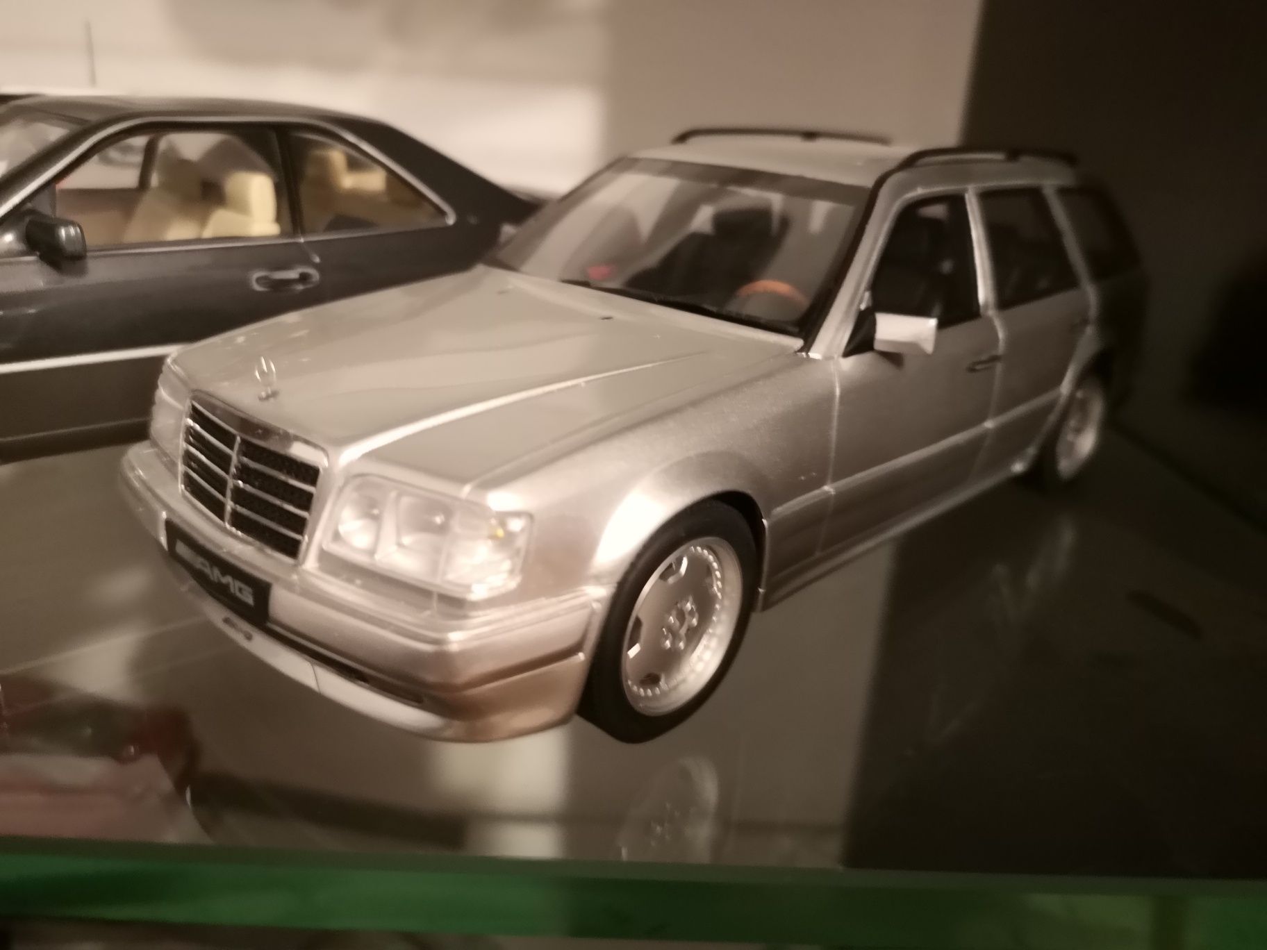 Mercedes AMG 1:18 radar nr 111