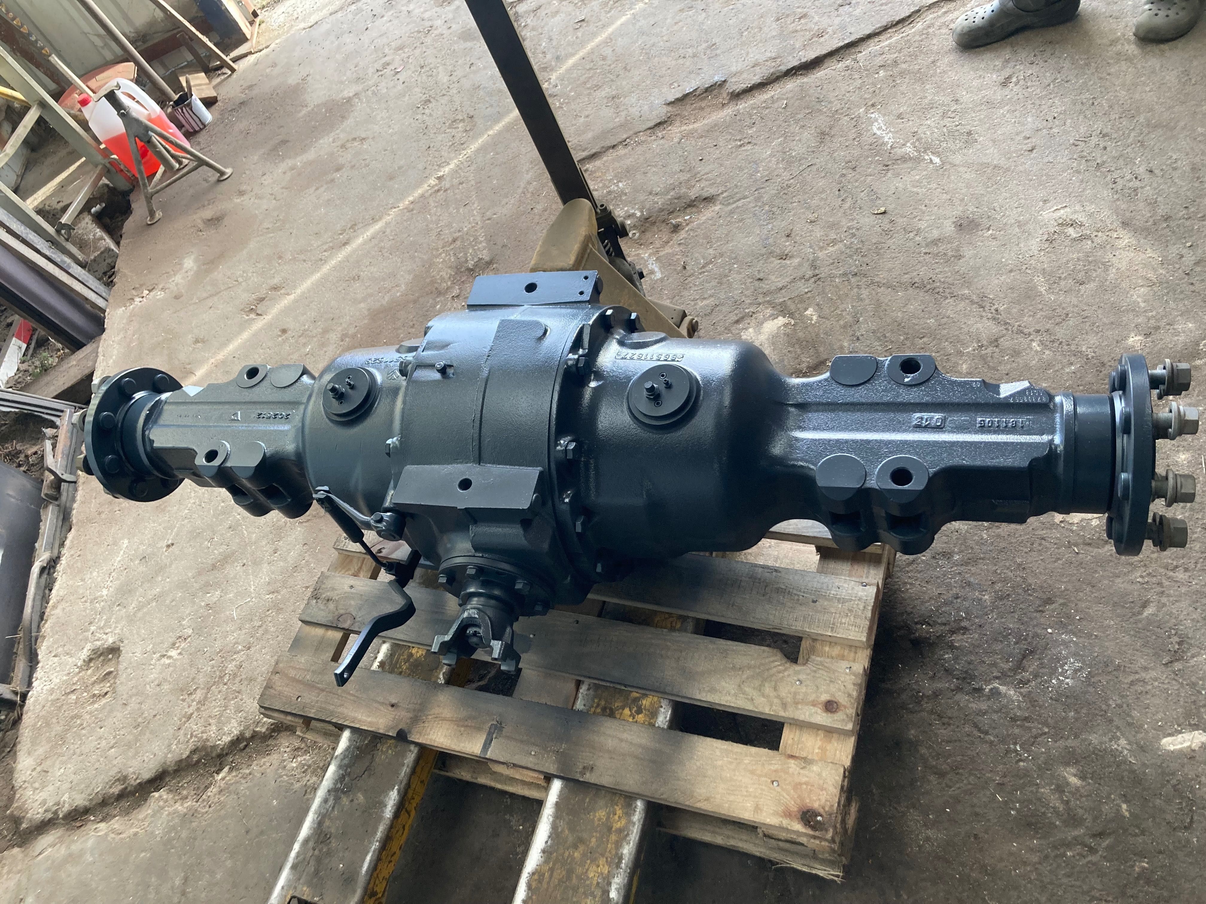 Most tylny New Holland LB 110 B, Fiat Hitachi FB 100, Case 580 SR