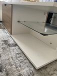 Mesa de centro branca e Carvalho