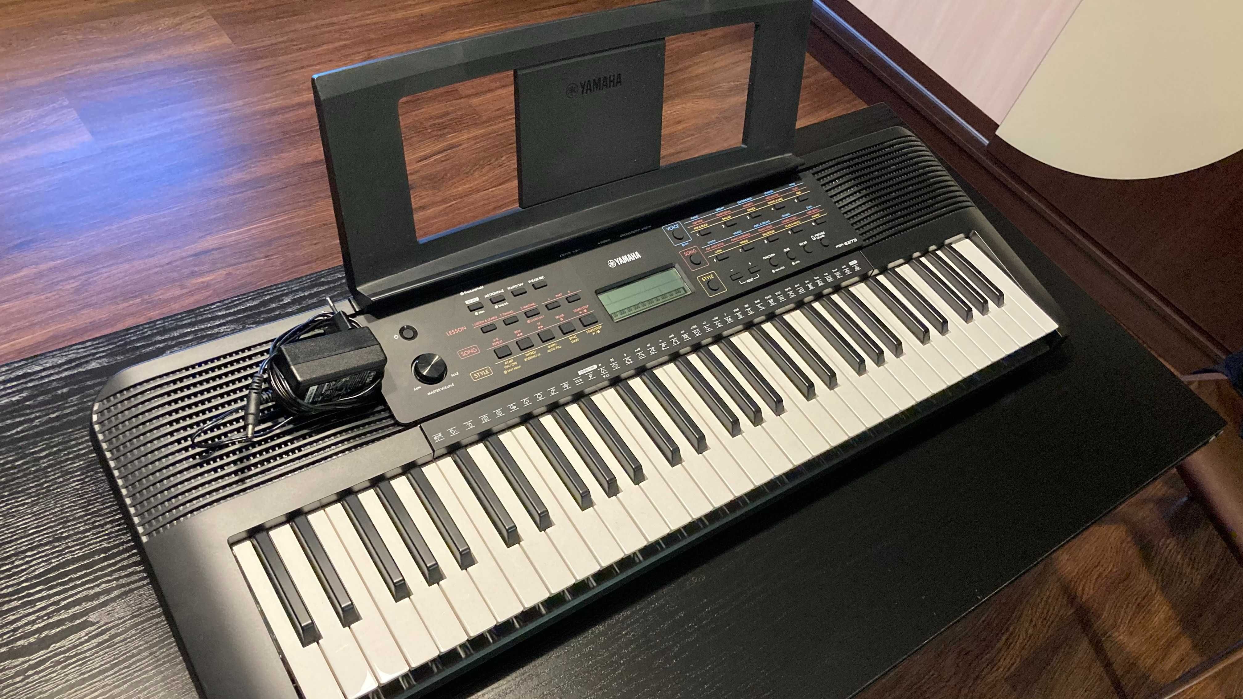 Syntezator Keyboard Yamaha PSR-E273 Idealny Dla Początkujących!