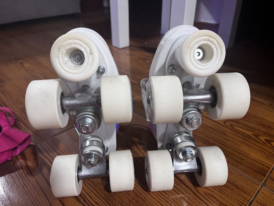 Patins de 4 rodas + proteções