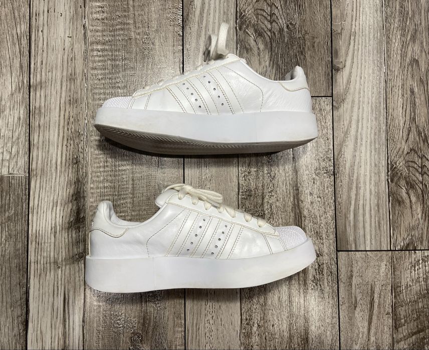 Кросівки adidas. 36 розмір