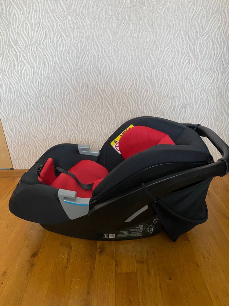 Продам Recaro Privia Evo Racing Red