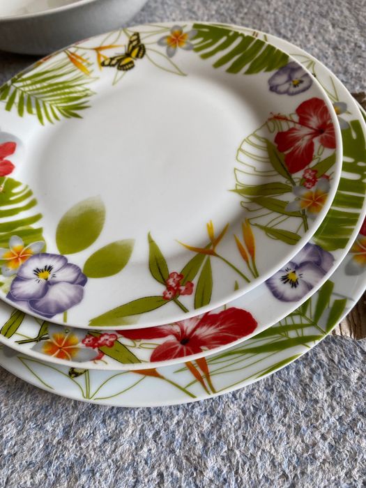 Новый набор тарелок 19 предметов Италия