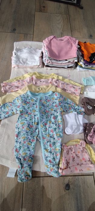 Body niemowlece + śpiochy