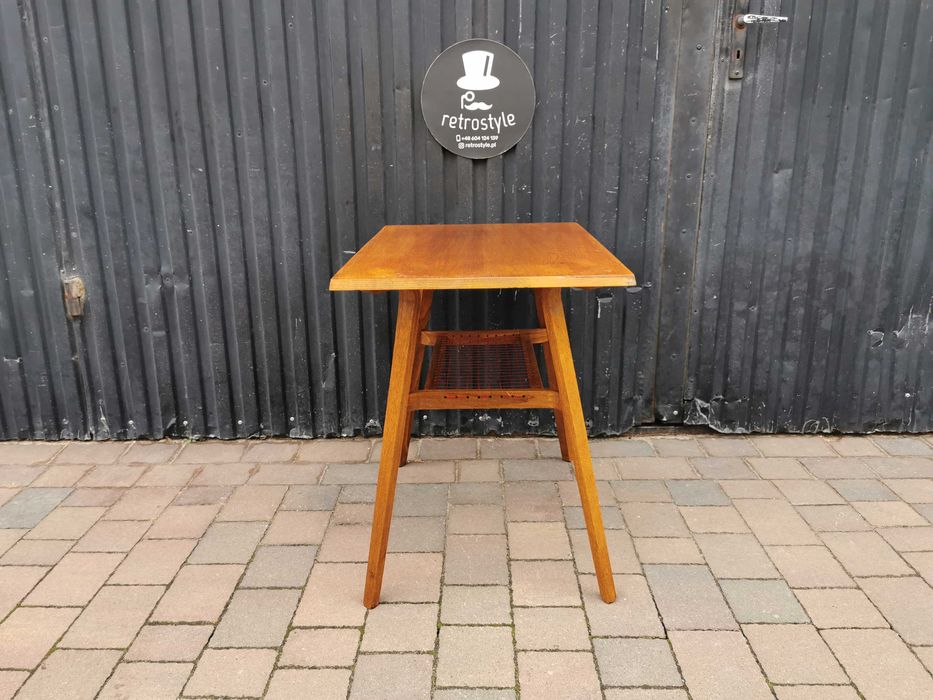 Stolik z żyłkową półką Dřevopodnik Holešov, Czechosłowacja '60, PRL