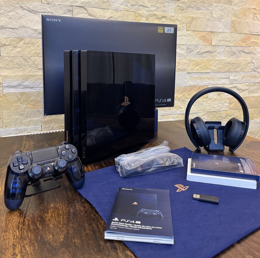 Play Station 4 PRO Limited Edition 500 Million 24034/5000