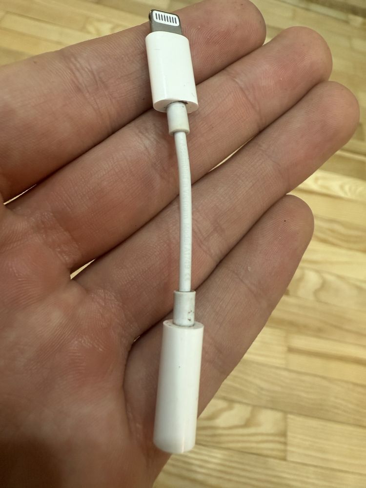 Adapter lightining - jack 3.5mm Apple