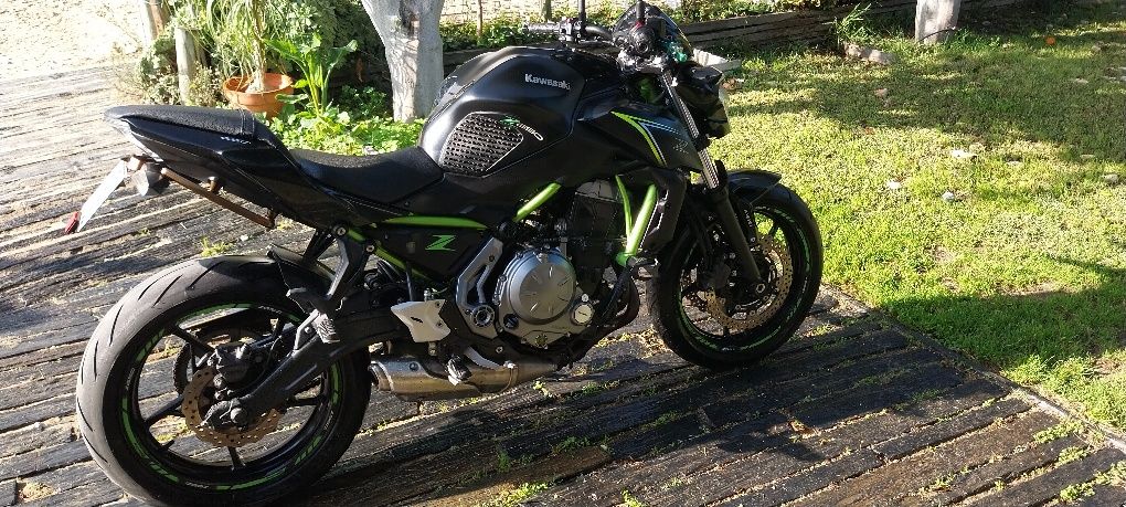 Vendo ou troco kawasaki z650