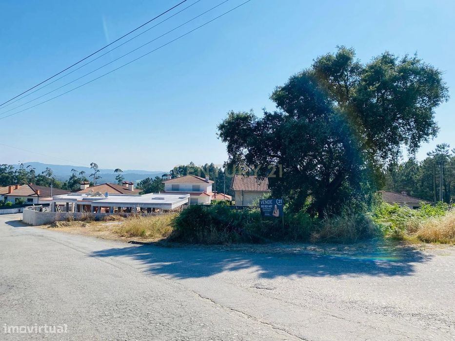 Terreno com 760m2 para construção de moradia térrea em Fradelos, Vila