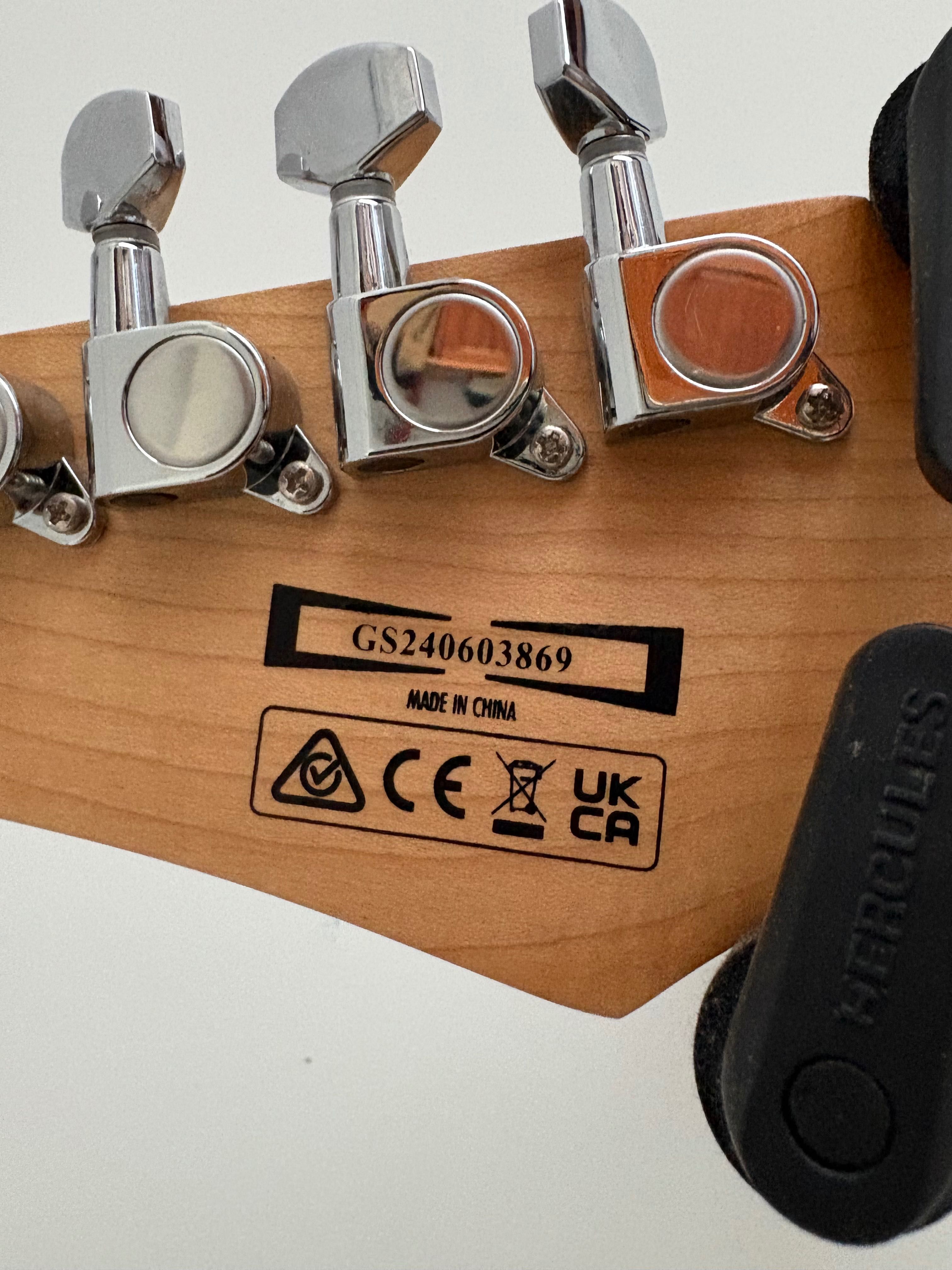 Vendo ou troco Guitarra Ibanez GRG220PA1-BKB como nova