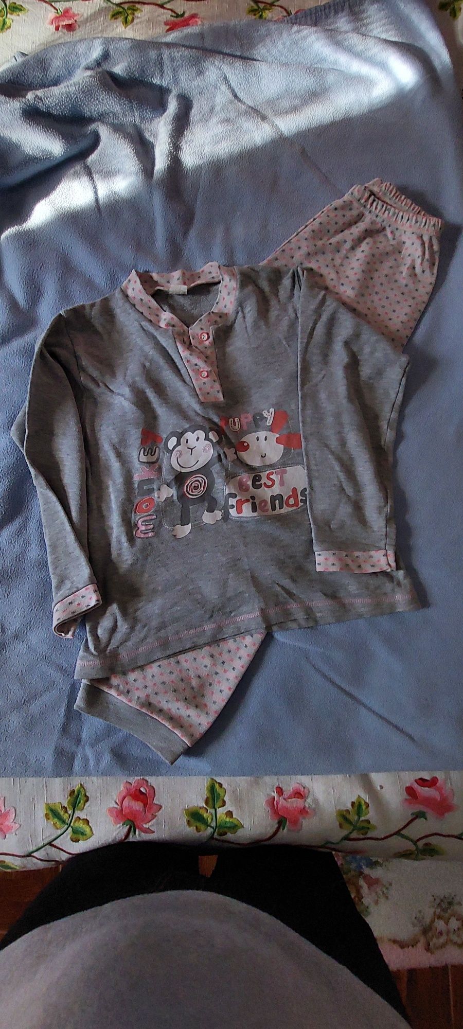 Lote 2 camisolas + oferta 1 pijama cardado - 11/12 anos