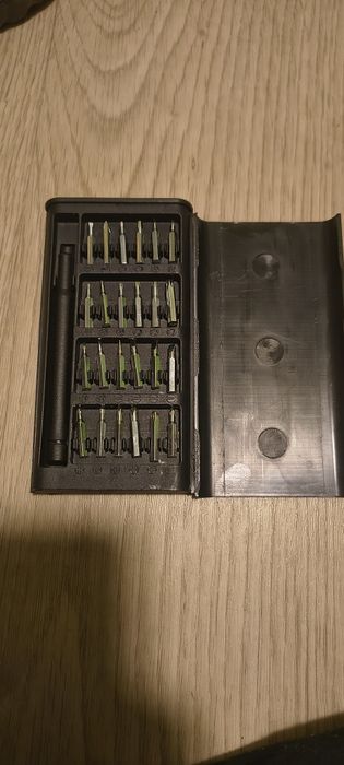 Zestaw śrubokt+24 końcówkek