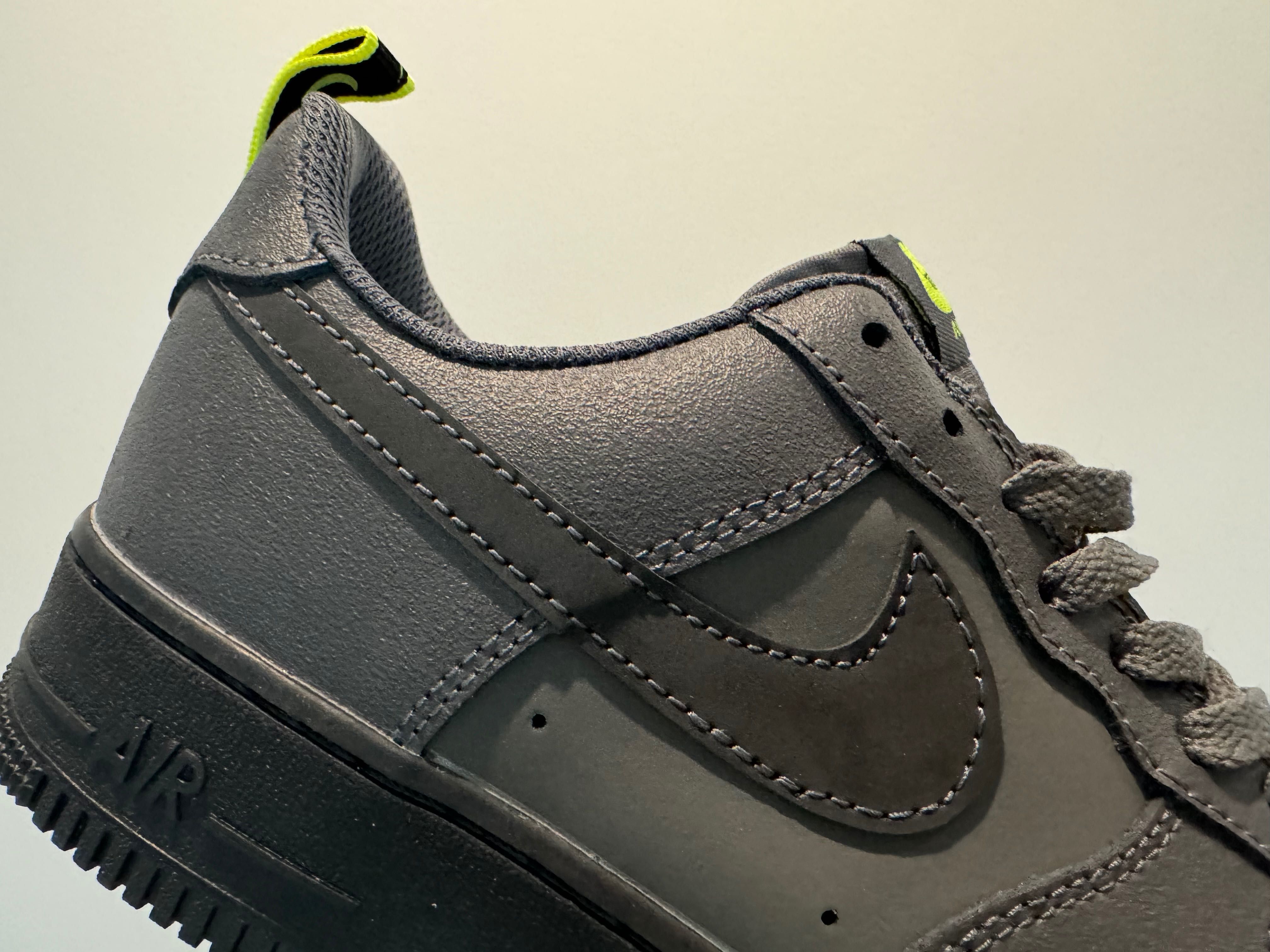 Buty Nike Air Force 1 Low '07 Iron Grey Volt Black r. 40,5