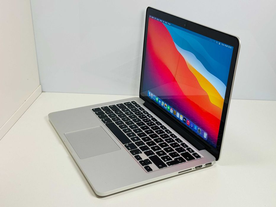 MacBook Pro 13 2015 i5 8GB RAM 256GB SSD Silver Super Stan