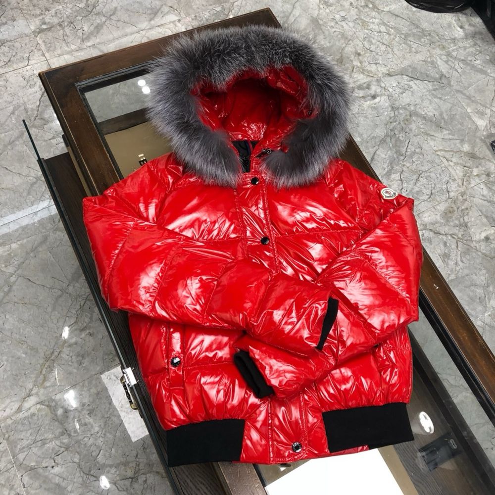 Moncler пуховики  последние размеры ХС,С со скидкой