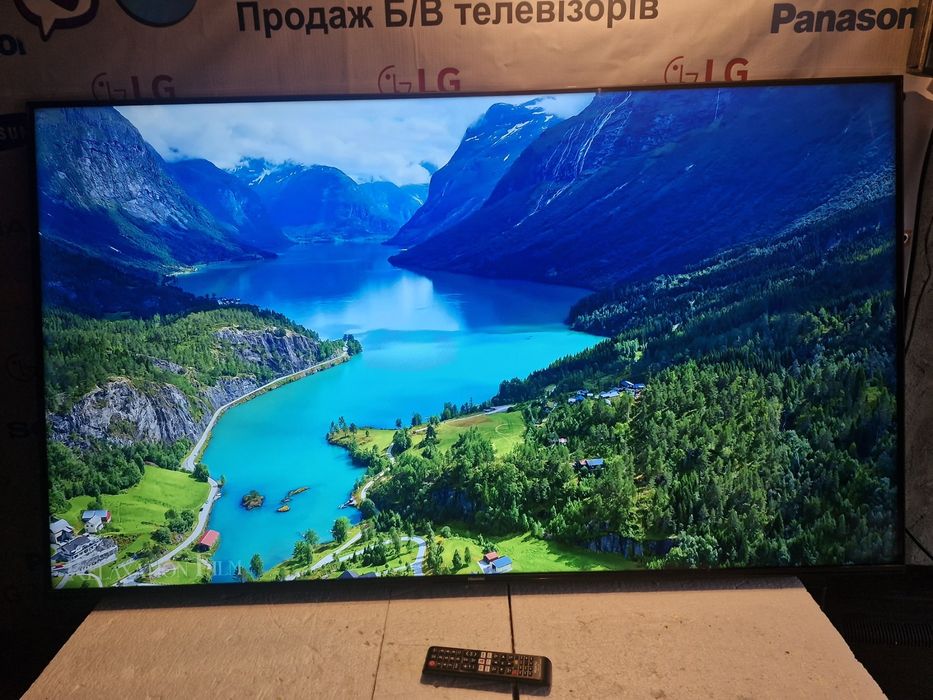 Телевізор Hisense 65 дюймів 4К. На стіну. Кріплення у подарунок!