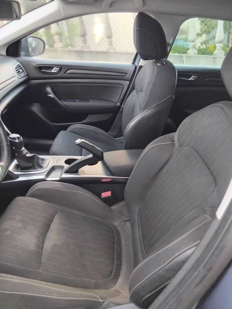 vendo Renault megane IV 1.5 DCI BOSE EDITION 2018  28 mil km  salvado