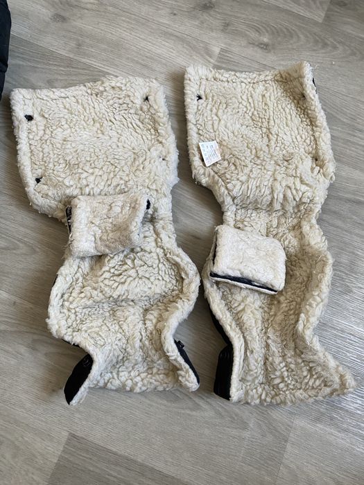 Зимовий конверт на натуральній овчині і рукавички фірми For kids