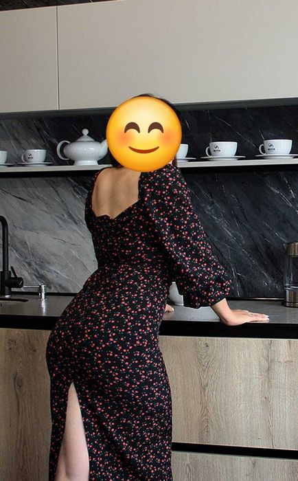 Сукня міді. Розмір 42-44. Гарний стан. Підійде на параметри 90-70-105.