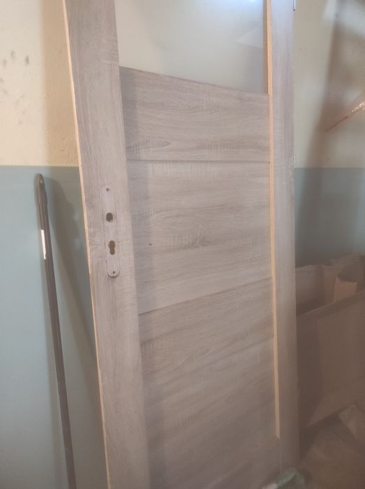 Drzwi prawe z futryna 89cm