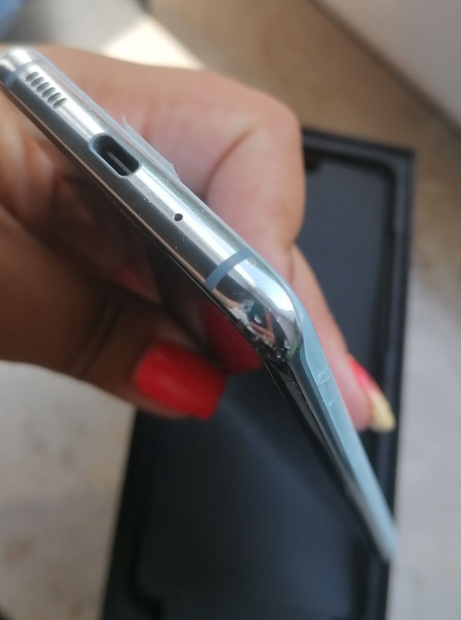 Samsung Galaxy s20 uszkodzony