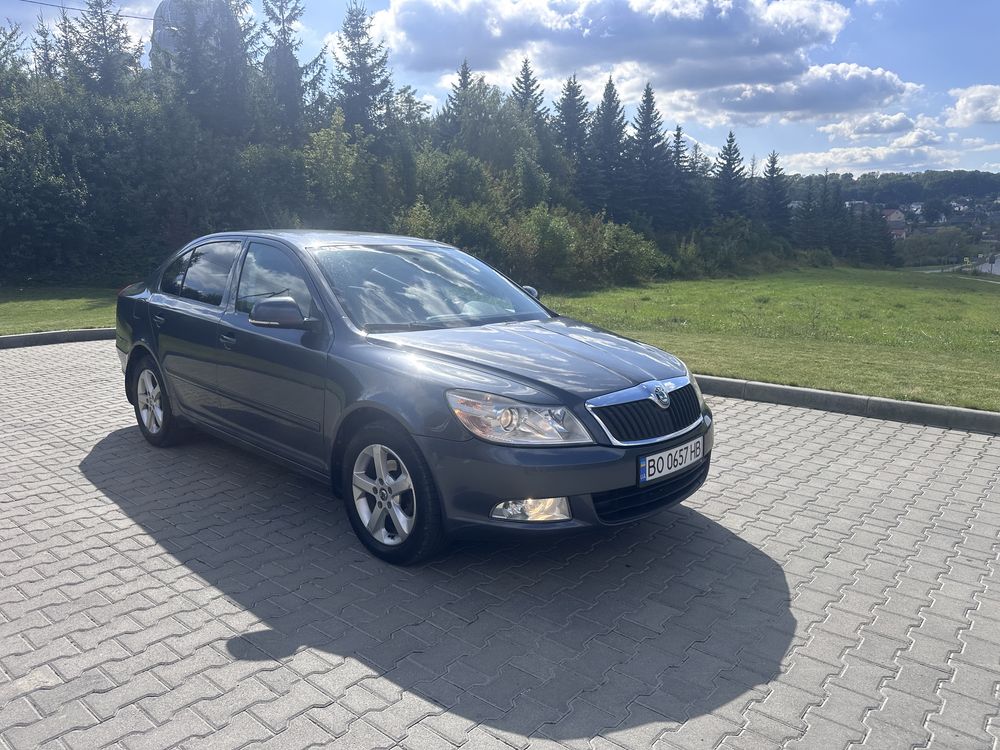 Продам Skoda octavia 2011 рік 1,6 тді