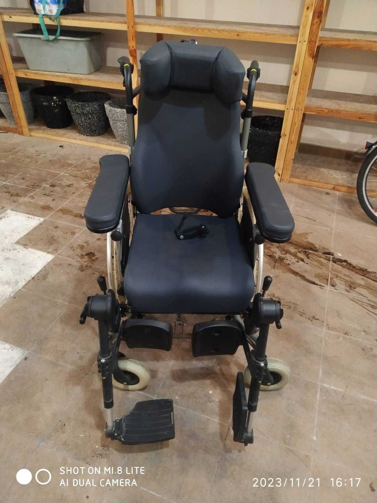 INOVYS 2 Wózek inwalidzki multipozycyjny specjalny Vermeiren