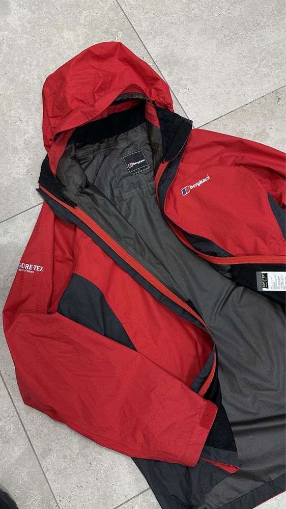 Чоловіча вітровка Berghaus gore tex