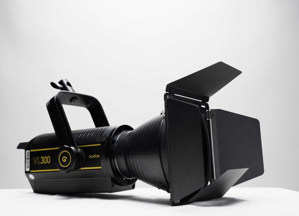 Godox VL300 (LED Profissional)