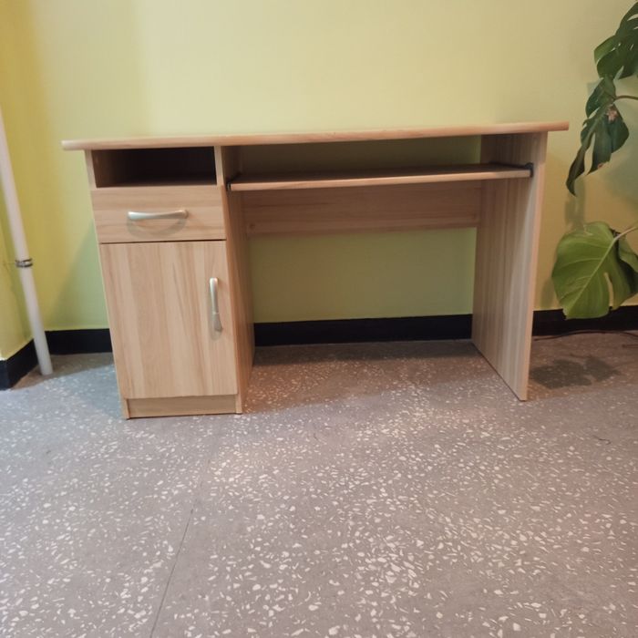 Sprzedam biurko w stanie bardzo dobrym