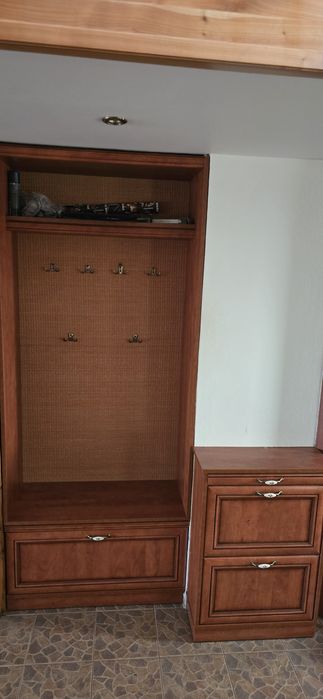 Meble do korytarza z szafą