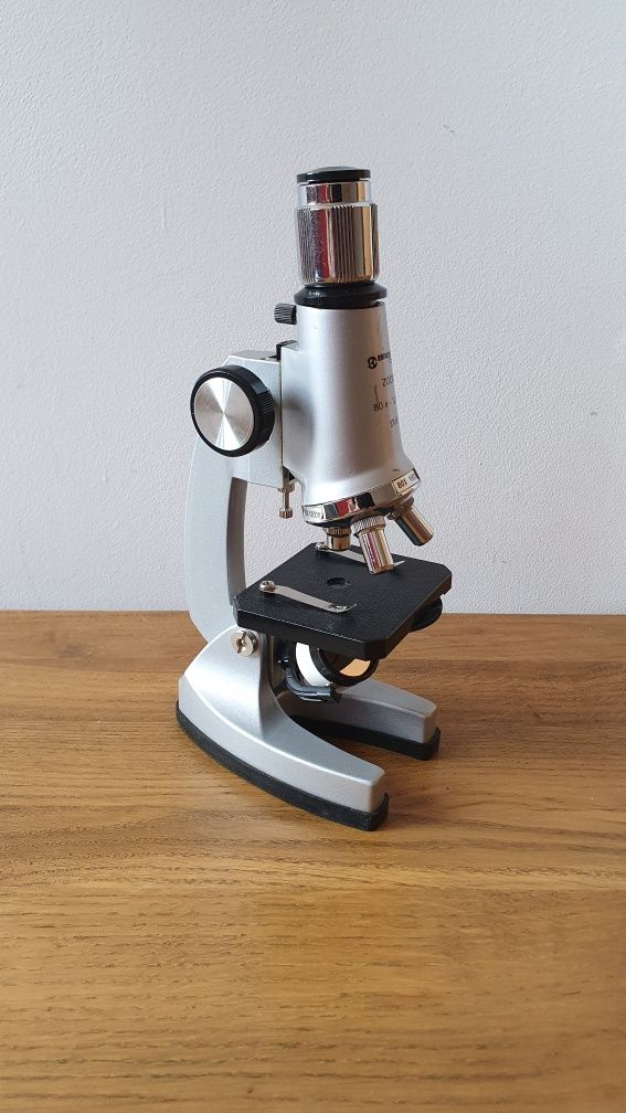 Mikroskop świetlny Bresser