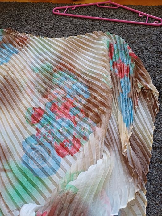 Zwiewna narzutka plażowa plisowana r. 40,42,44