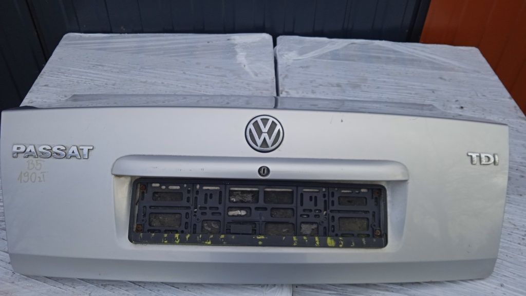 VW Passat B5 Klapa bagażnika Sedan LA7W