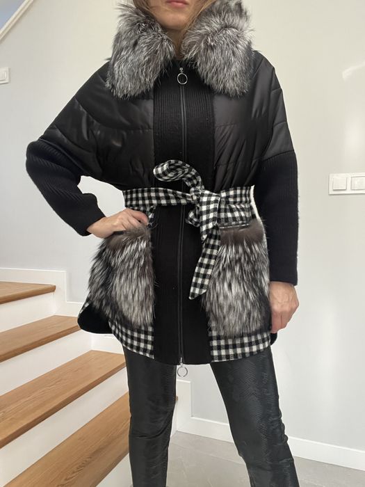 Włoski plaszcz welniany z futrem z lisa