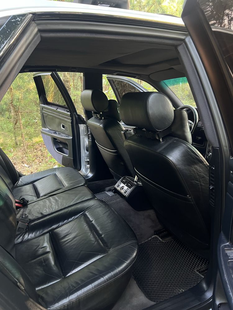 Продам Audi S8 D2
