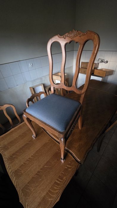 Stól ludwik. Stary stół