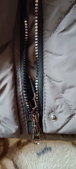 Жіноча зимова куртка