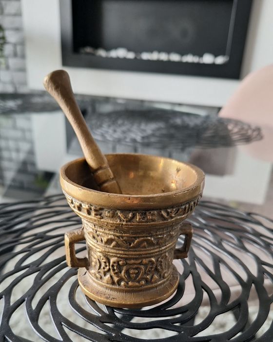 Moździerz, mosiadz.