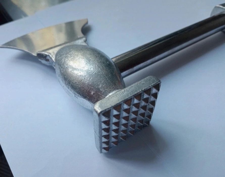 Tasak siekiera tłuczek do mięsa kotletów metalowy nowy Lion