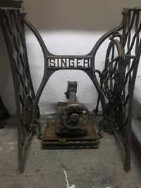 máquina de costura antiga,  em ferro