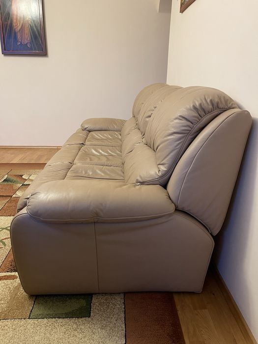 Sofa skórzana z funkcją spania w kolorze cappucino jak nowa