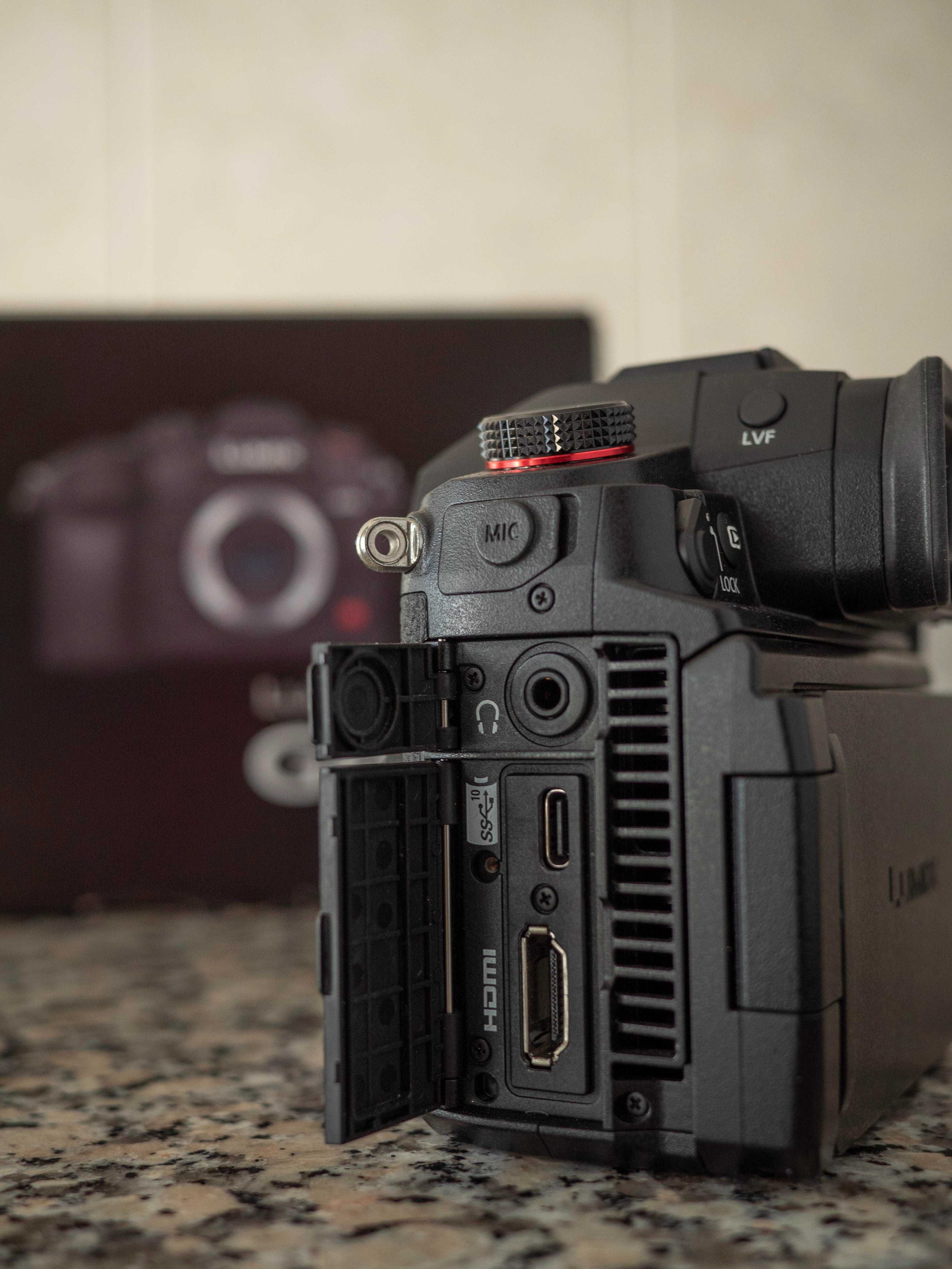 Panasonic Lumix GH6 como nova.