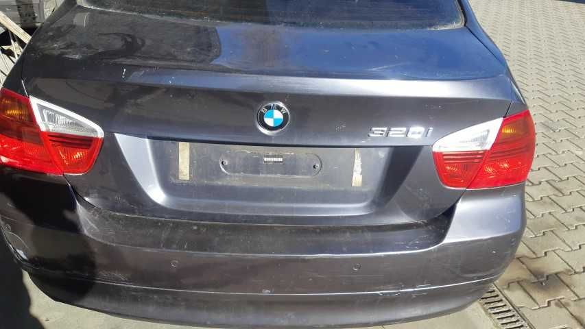 BMW E90 klapa A22 sedan