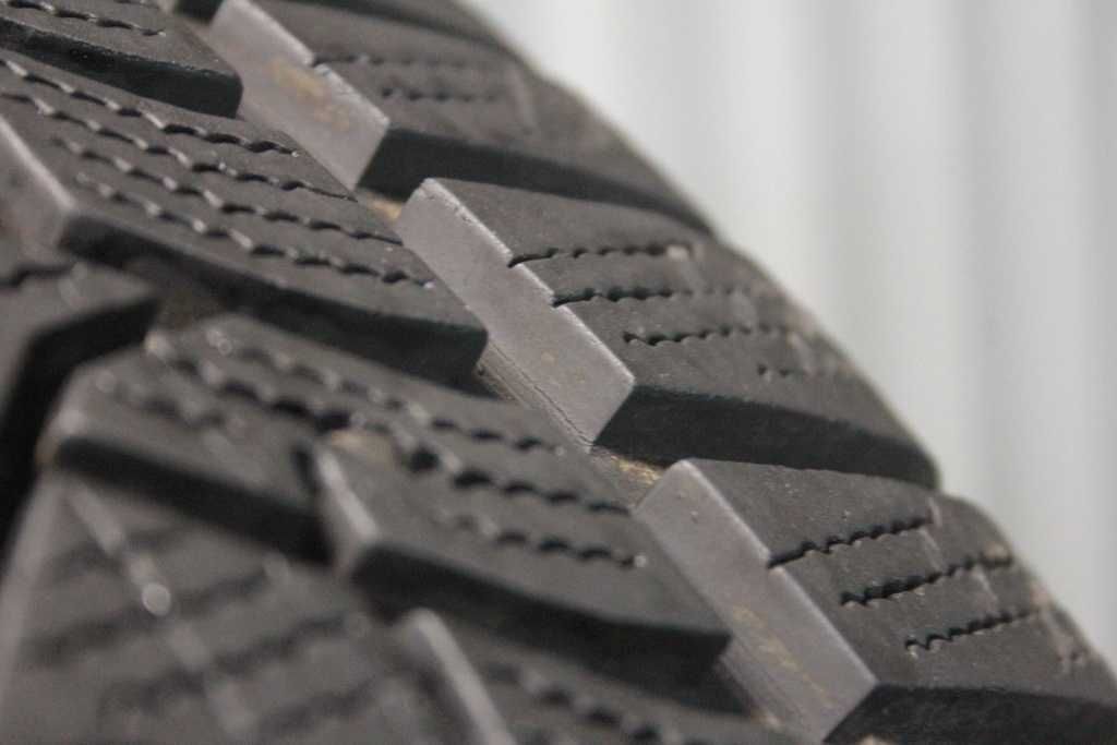 215/60/16 Dunlop WinterSport 5 215/60 R16 95H 1x7,5mm