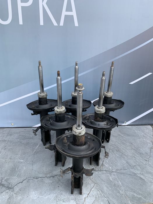 Передні стойки сценік 3, меган 3, амортизатор передній сценік3