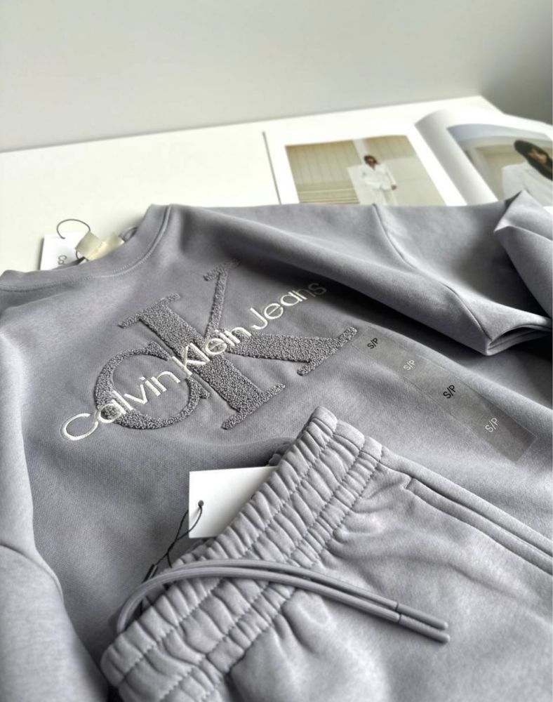 Костюм Calvin Klein р XS, S тонкий фліс весна