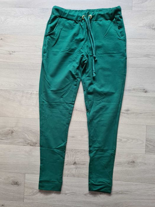 komplet dresowy, dres damski, luźna bluzka i spodnie dresowe